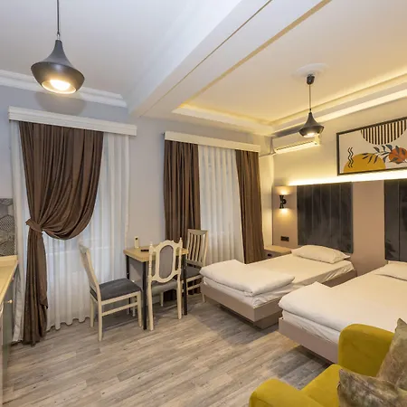 Cirrus Tomtom 2* איסטמבול