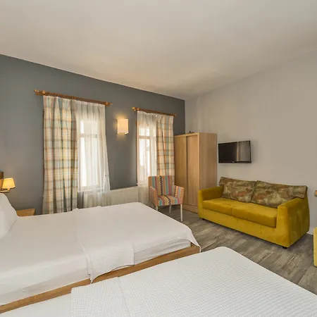 Hotel Cirrus Tomtom 2*