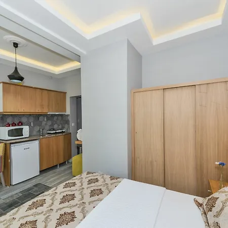 Hotel Cirrus Tomtom 2*